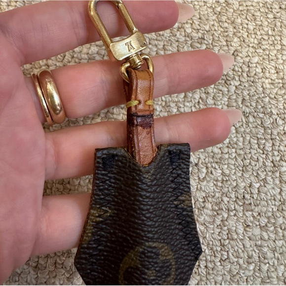 Repurposed LV Clochette keychain - Picture 9 of 13